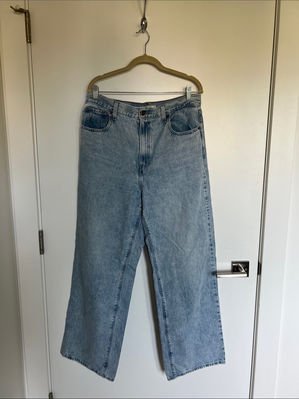 Levis High Waisted Straight Jeans